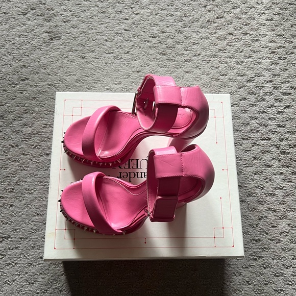 Alexander McQueen Pink Platform Spiked Sandals - AUTHENTIC - Picture 9 of 16